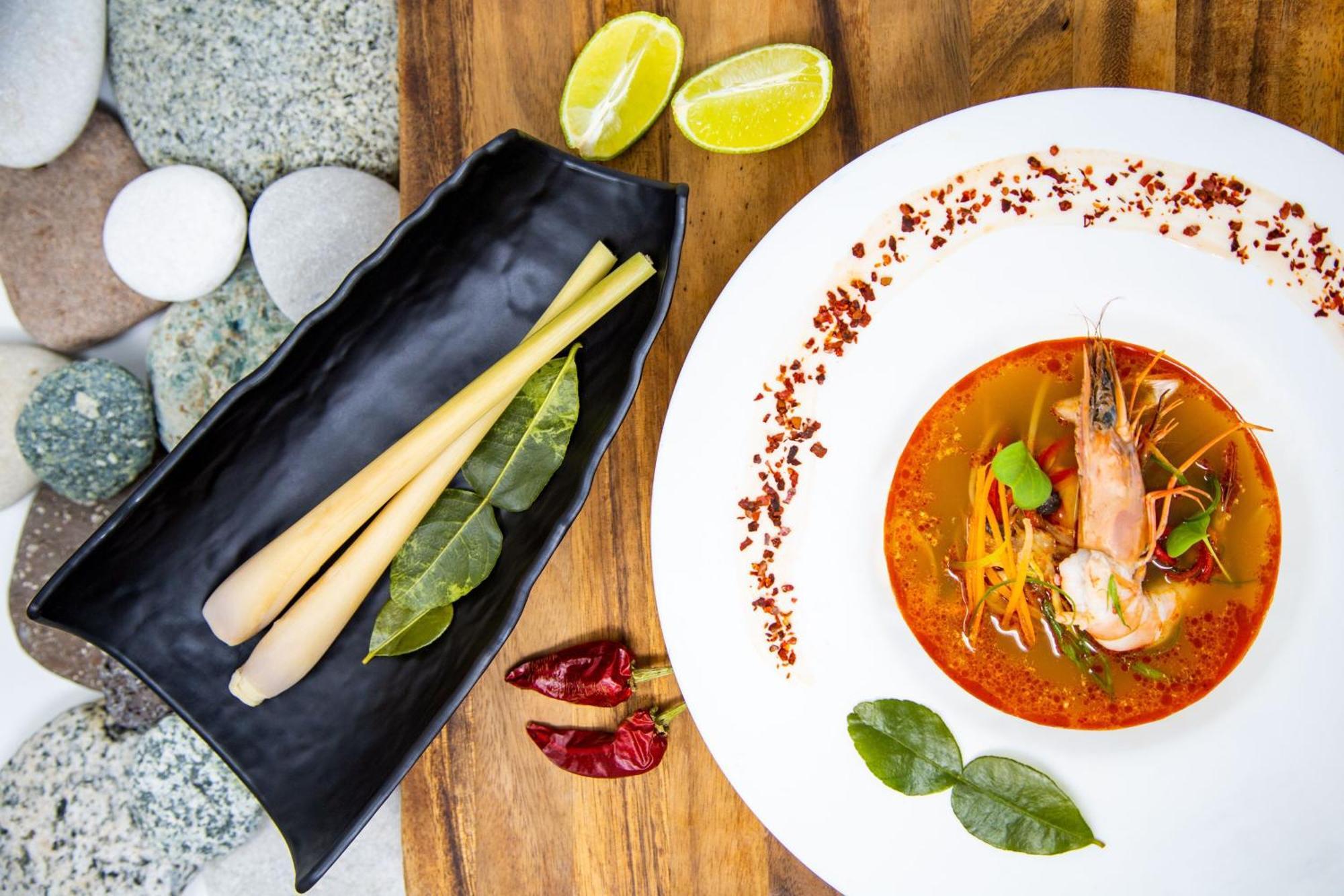 Sheraton Batumi Hotel Luaran gambar Tom yum kung