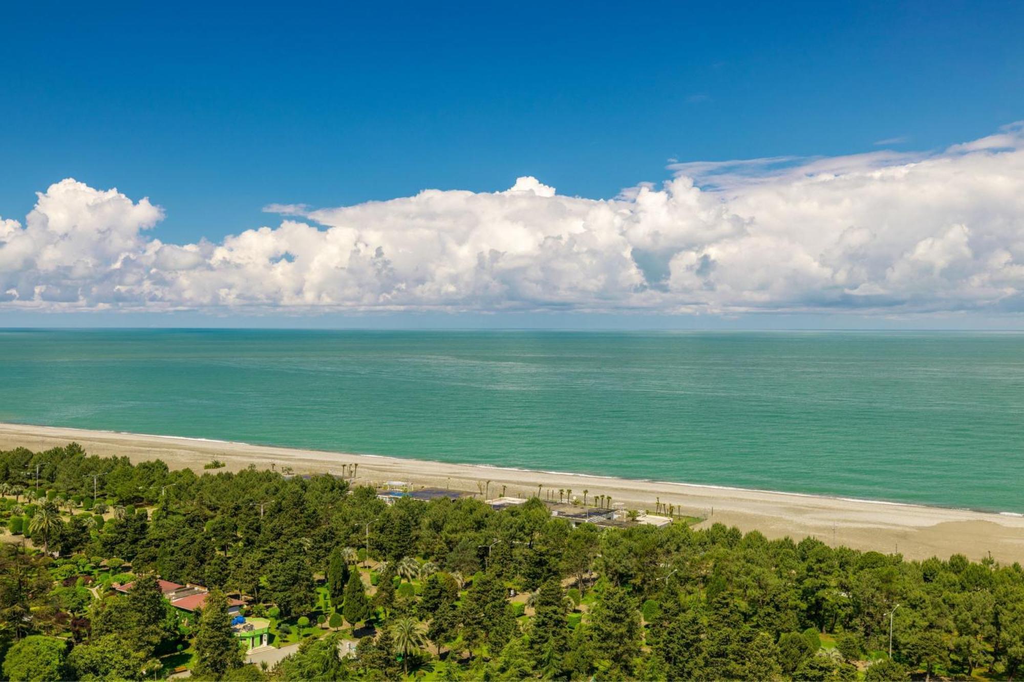 Sheraton Batumi Hotel Luaran gambar View of the Atlantic Ocean from the observation tower