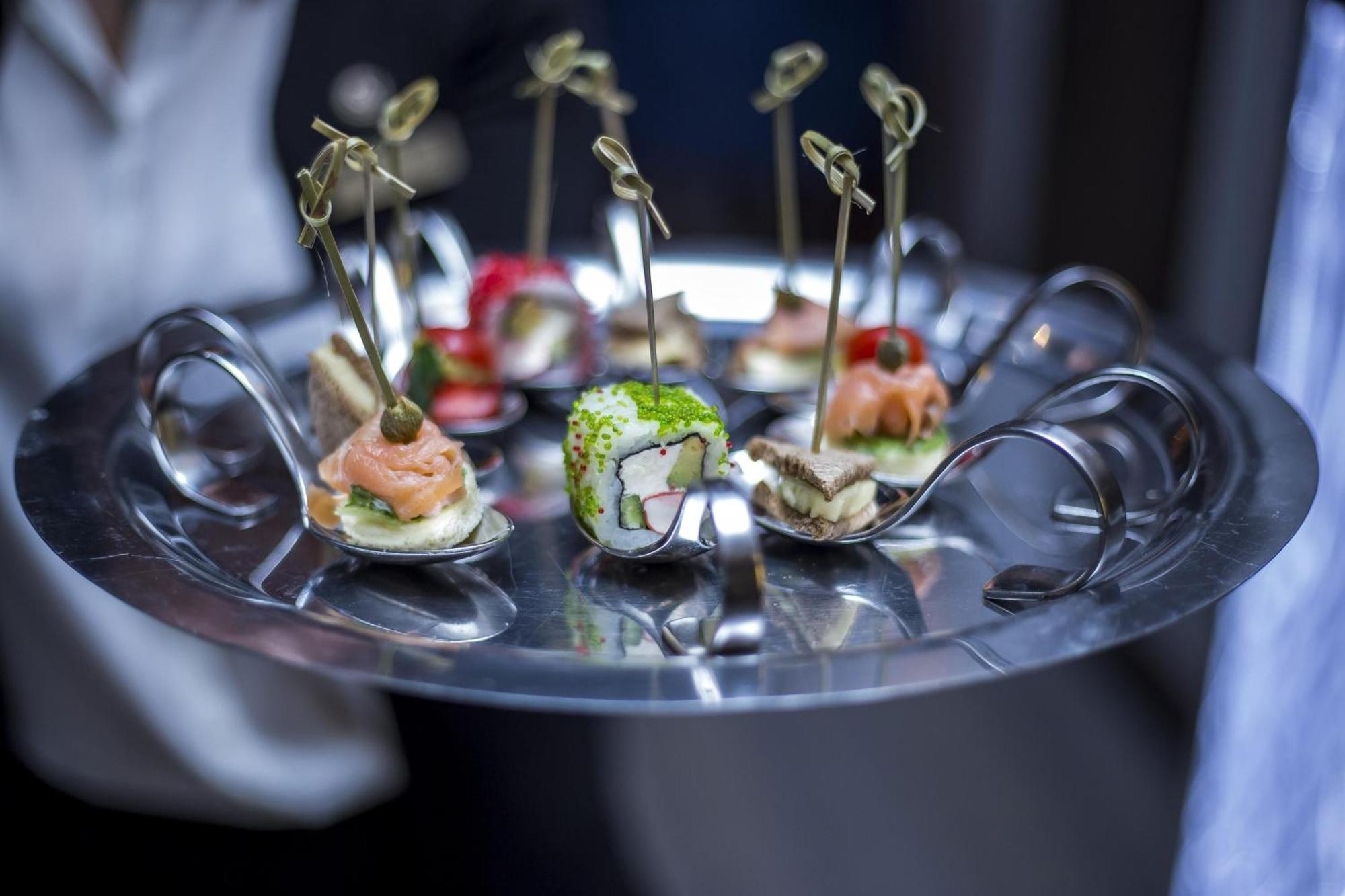 Sheraton Batumi Hotel Luaran gambar Canapés