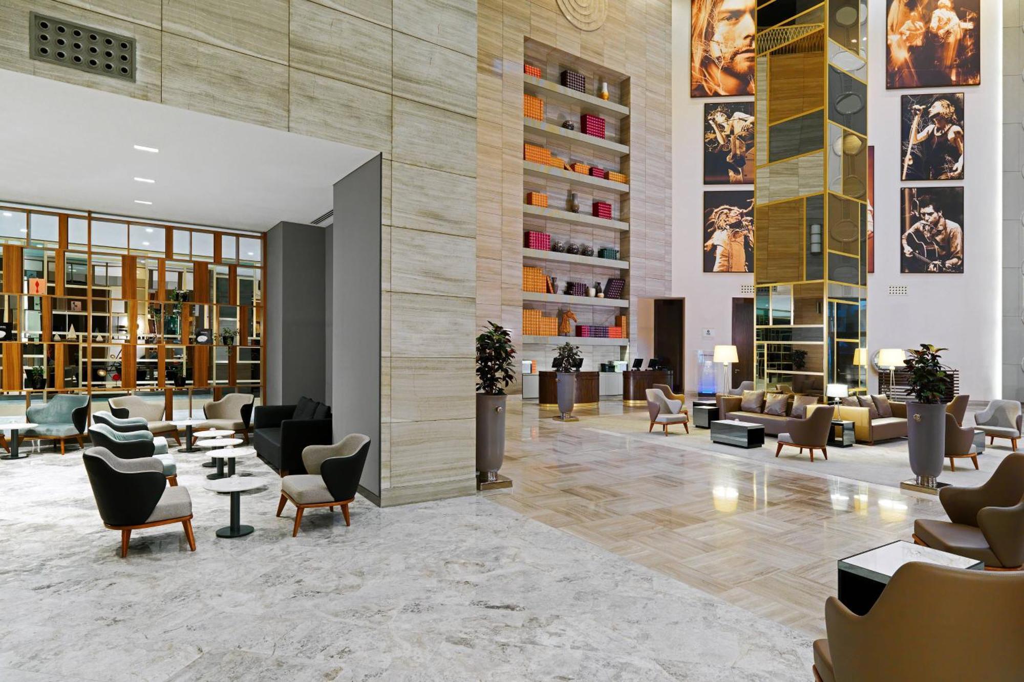Sheraton Batumi Hotel Luaran gambar The lobby of the hotel