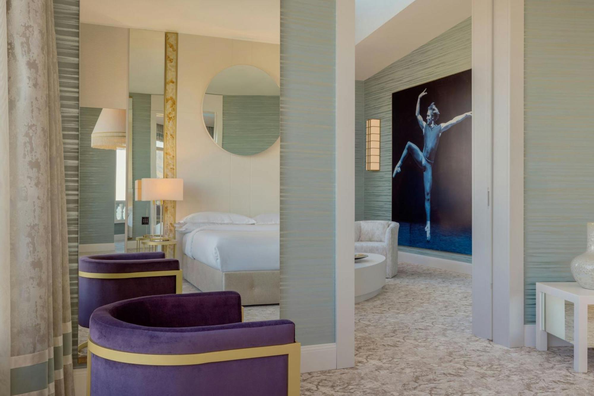 Sheraton Batumi Hotel Luaran gambar A suite at the Mandarin Oriental