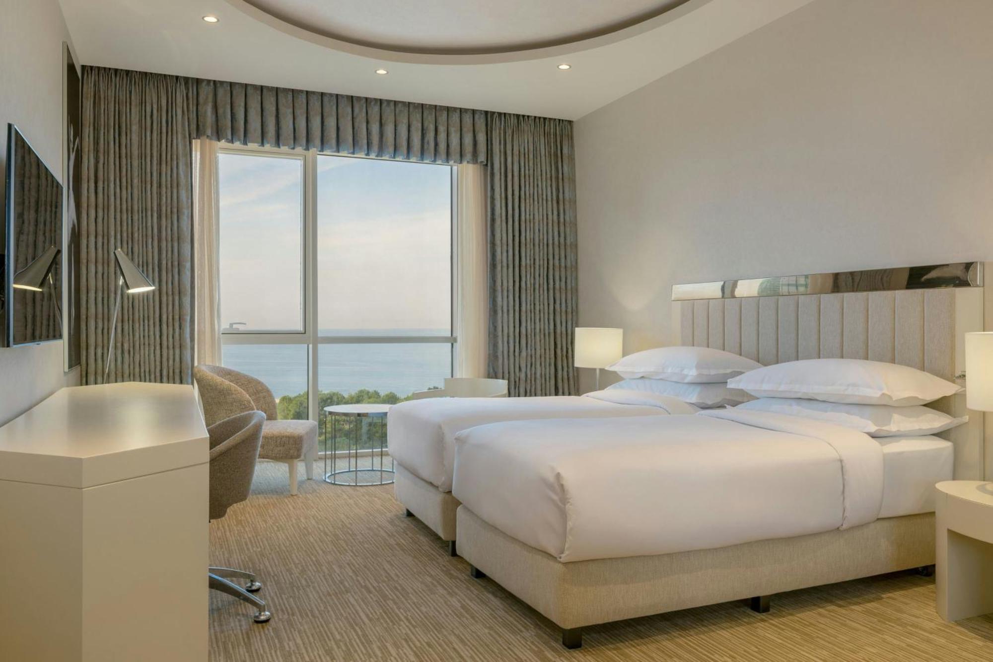 Sheraton Batumi Hotel Luaran gambar Deluxe Room